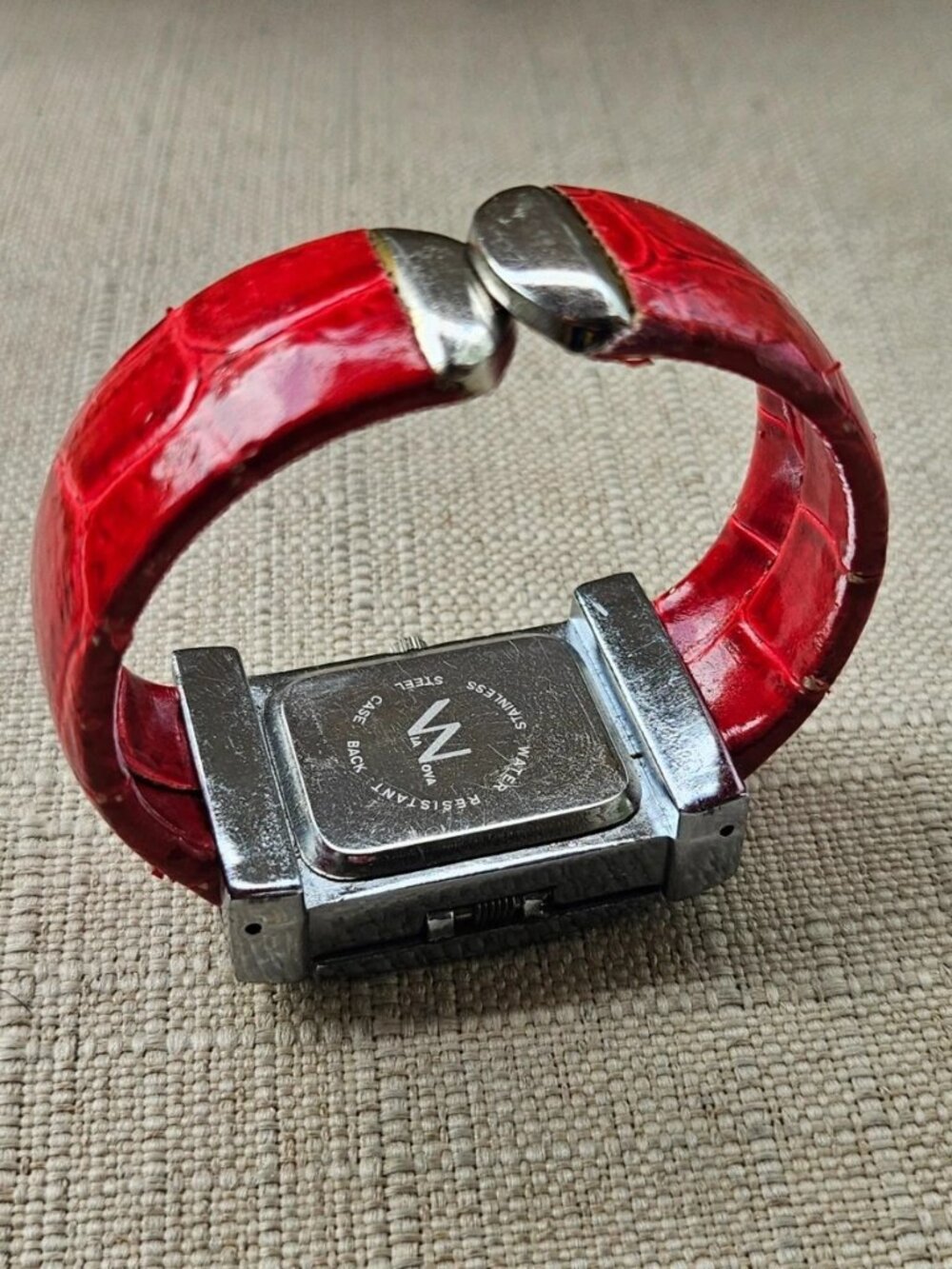 Vintage Via Nova Ladies Wristwatch Cuff Red/Silver Tone Analog Quartz Watch - Picture 12 of 12